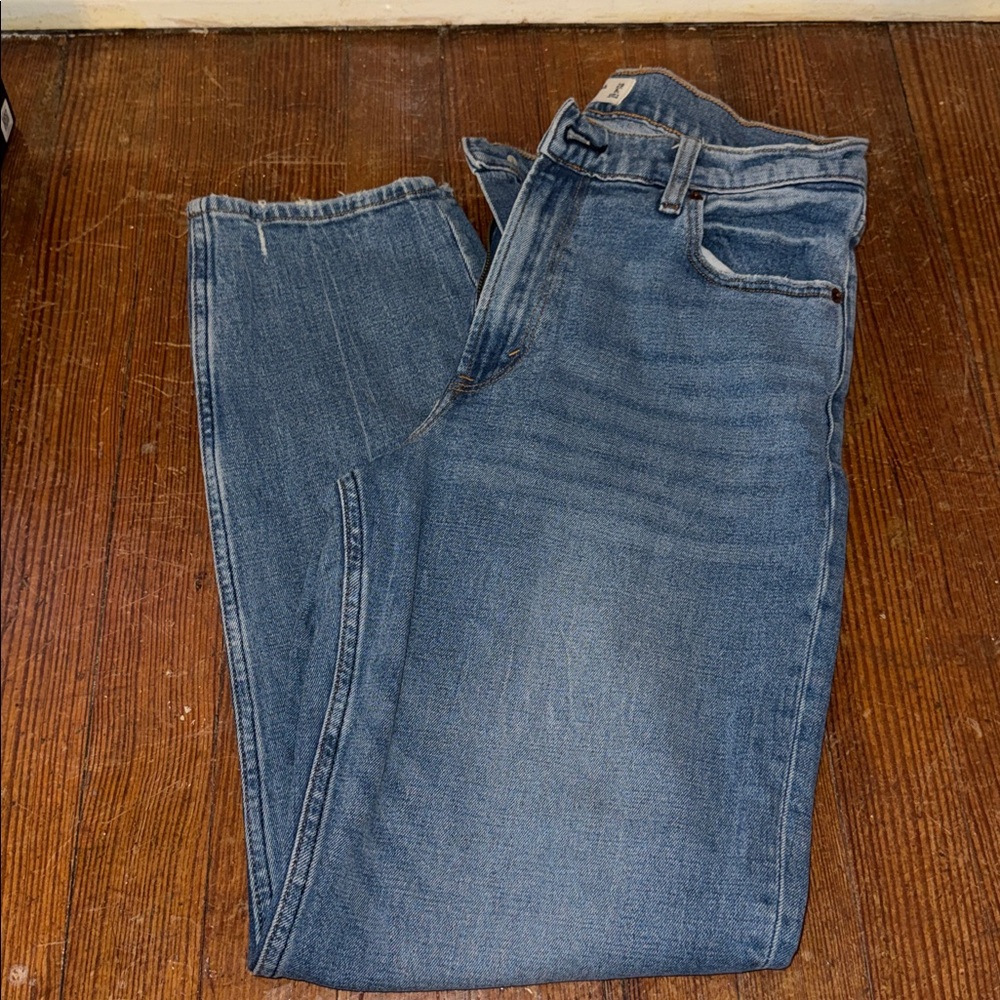 ABERCROMBIE & FITCH Women's The Mom High Rise Jeans SIZE 29 / 8L Medium Wash